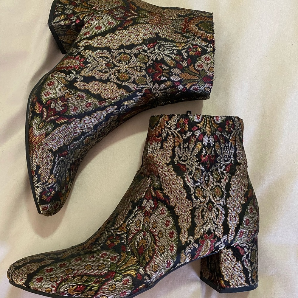 Unisa Gold upholstery booties